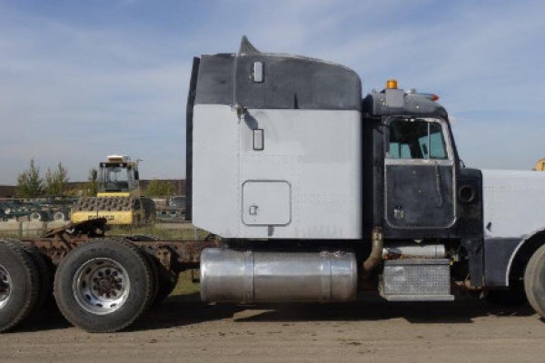 Winfield Heavy Truck Edmonton AB heavy truck painting Winfield Heavy Truck Edmonton AB heavy truck painting